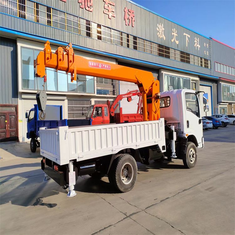 石家庄市三轮随车吊定制 农用改装机自备吊中瑞长期出售